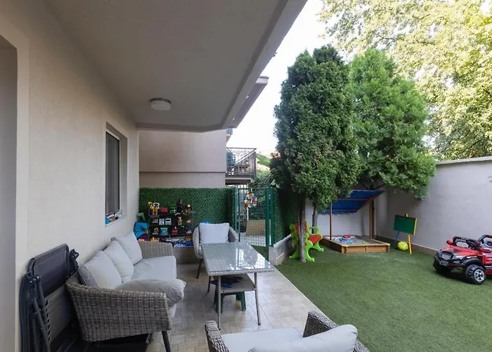 Dule\'S House